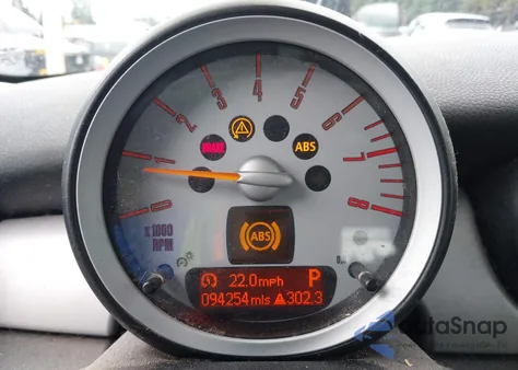 2009 Mini Cooper Clubman from USA, damaged, VIN WMWML335X9TX34560